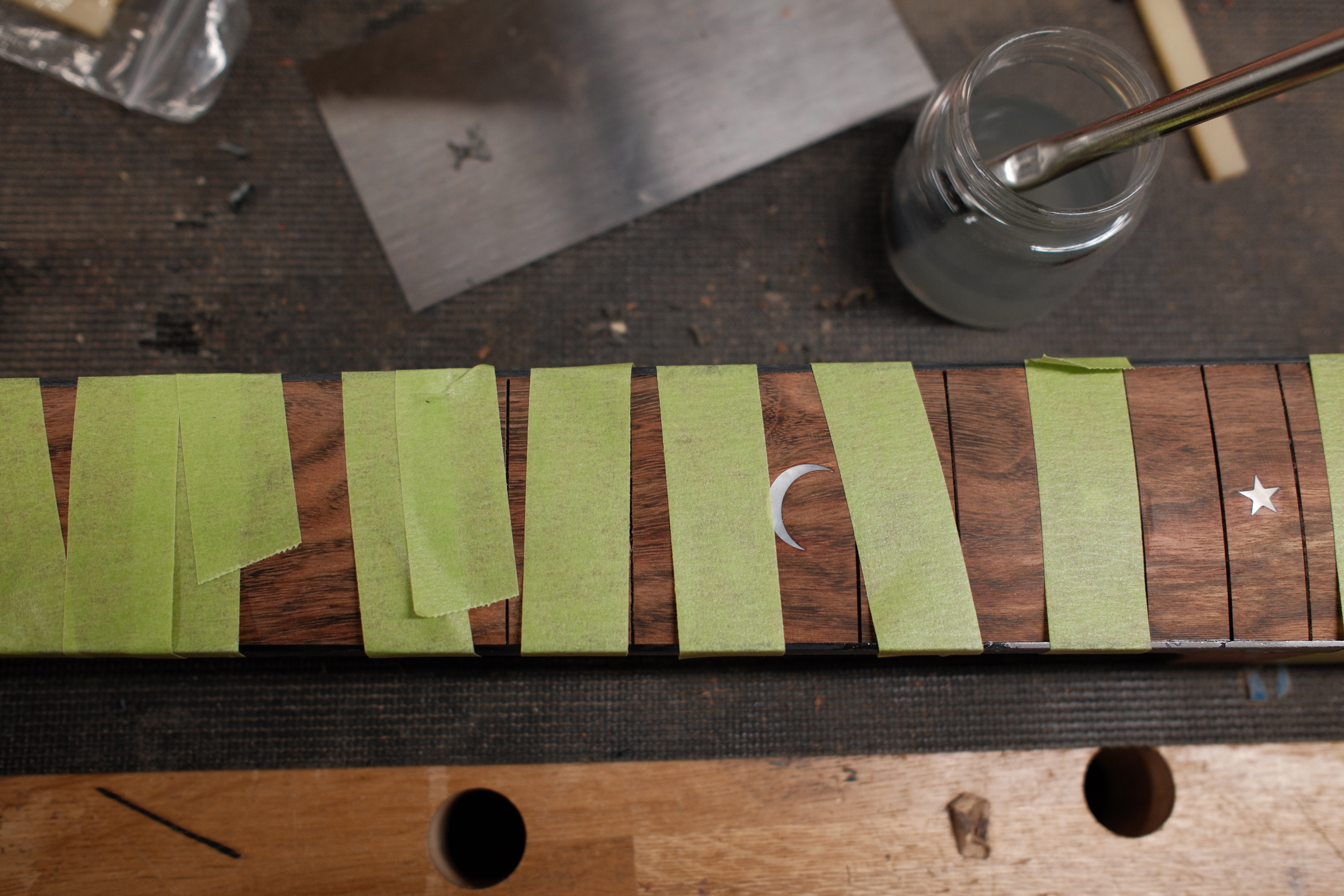 Fretboard binding